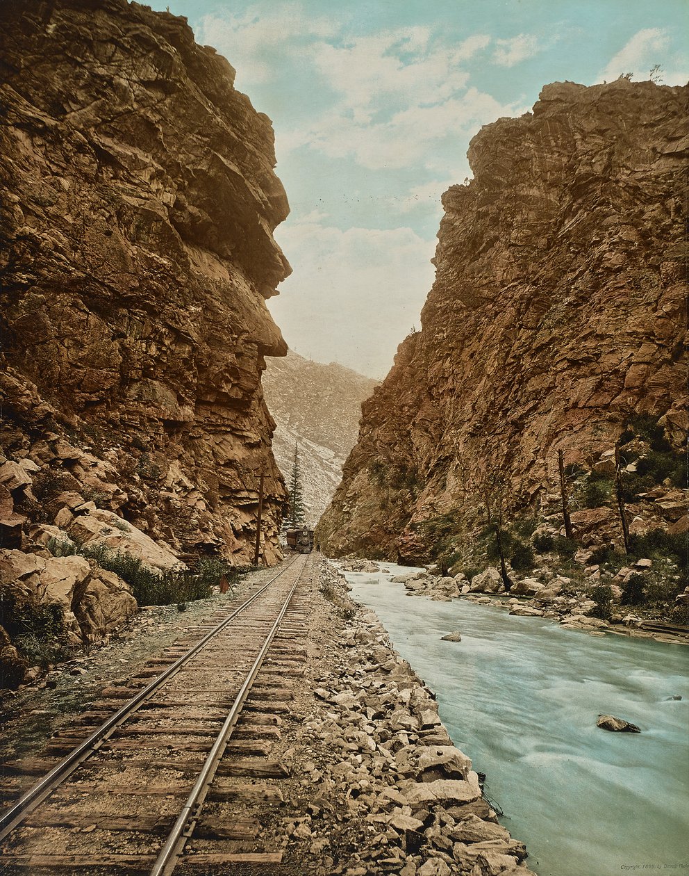 Clear Creek Canyon, Colorado, n. 1899 (valokuva) tekijältä William Henry Jackson