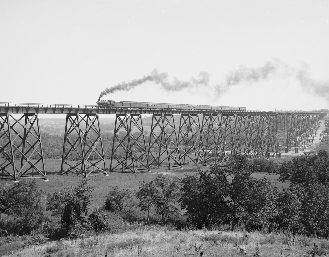 Railroad Bridge Des Moines -joen yli, n. 1900 (m/v kuva) tekijältä William Henry Jackson