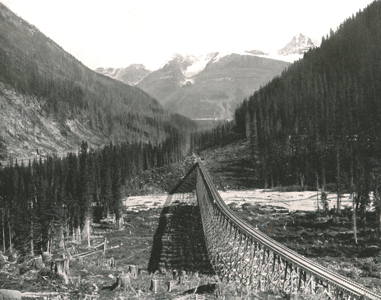The Rockies: Loop, jossa on neljä kappaletta, 1895. tekijältä William Notman and Son