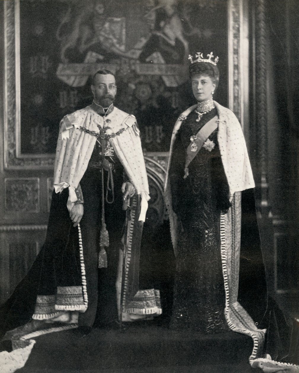 Kuningas Yrjö V ja kuningatar Mary avasivat parlamenttinsa ensimmäistä kertaa 6. helmikuuta 1911 1951. tekijältä William and Daniel Downey