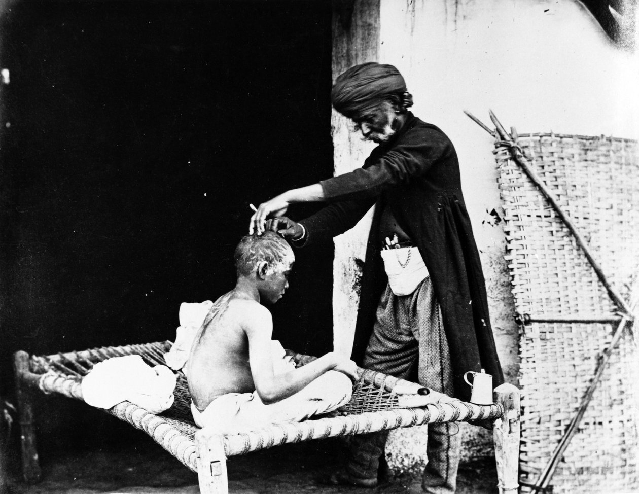 Parturi, noin 1870-luku tekijältä Willoughby Wallace Hooper