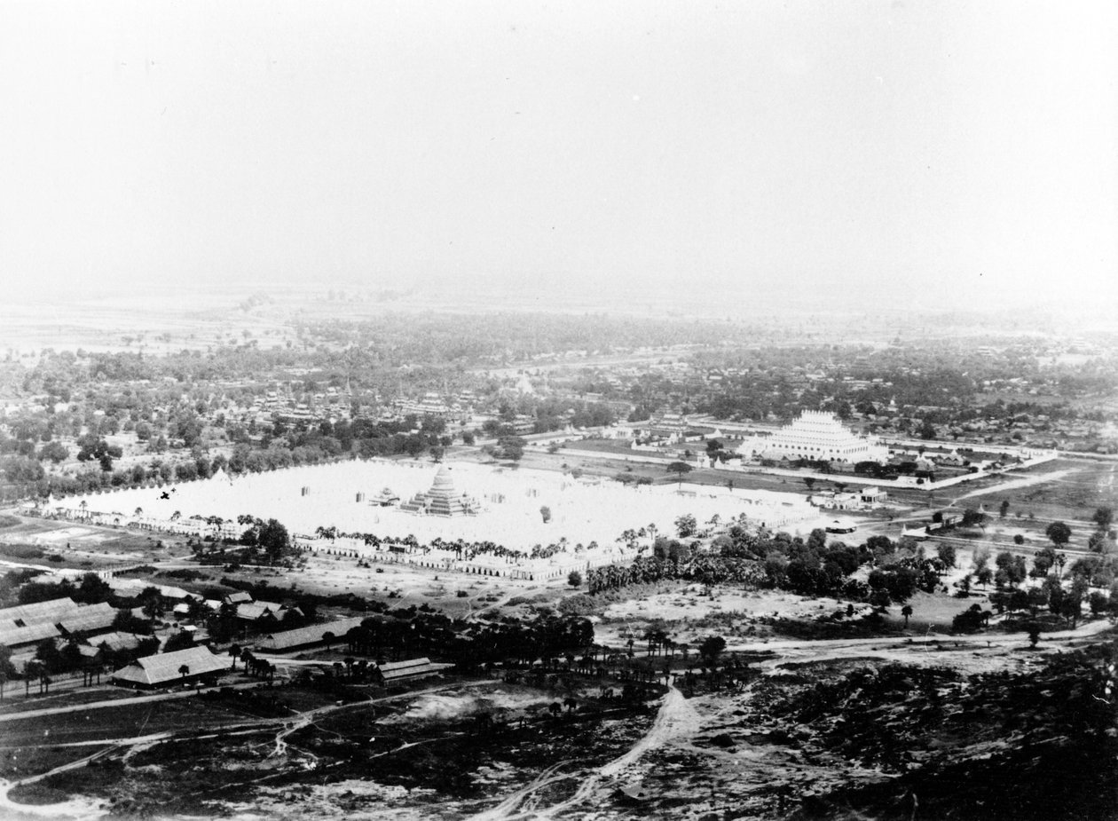 Näkymä Mandalay Hilliltä, Burmasta 1886 tekijältä Willoughby Wallace Hooper