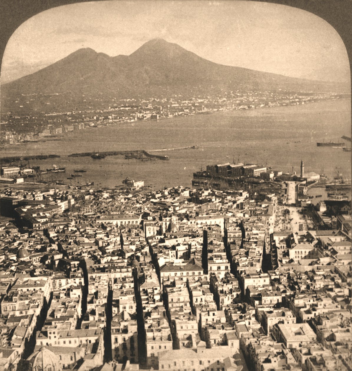 Napoli, lahti ja Vesuvius, Italia, 1897. tekijältä Works and Sun Sculpture Studios