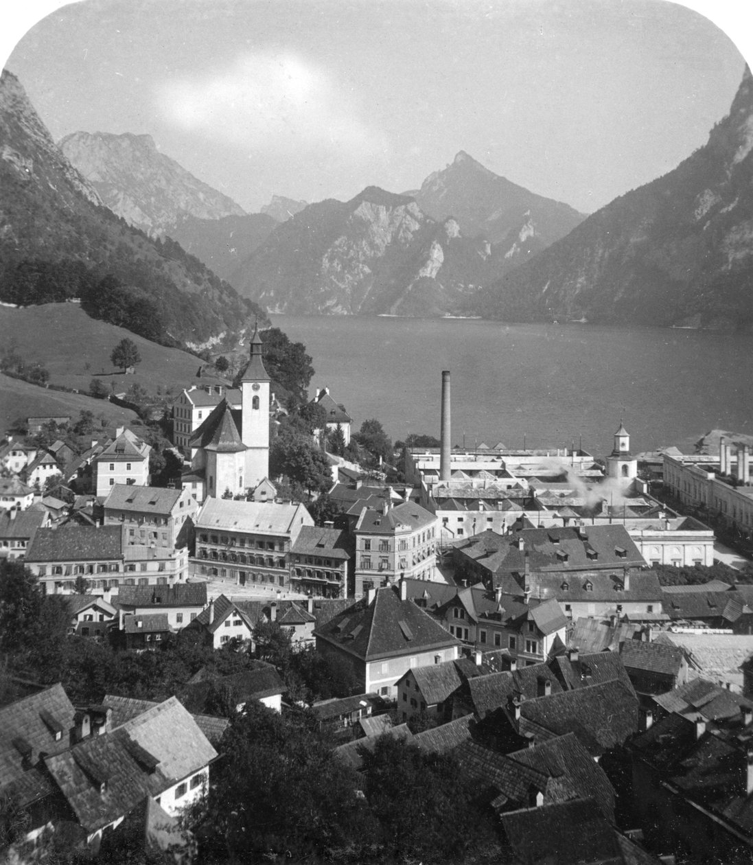 Ebensee ja Traun-järvi, Salzkammergut, Itävalta, 1900-luku. tekijältä Wurthle and Sons