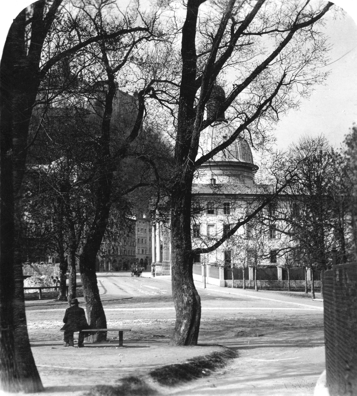Kajetanerplatz ja Hohensalzburgin linnoitus, Salzburg, Itävalta, 1900 tekijältä Wurthle and Sons