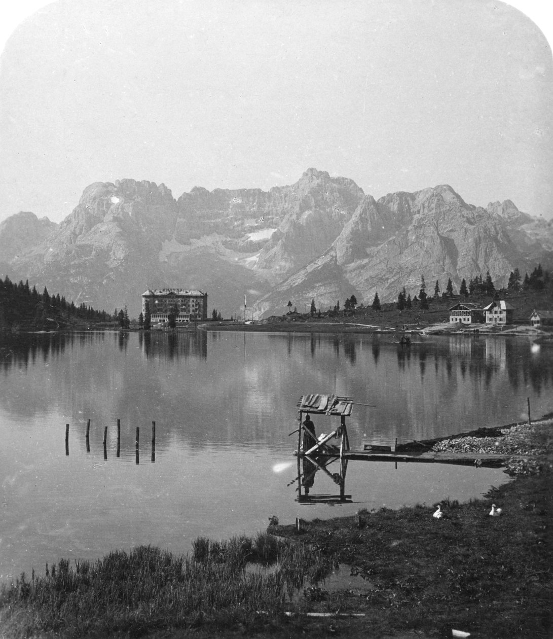 Misurina-järvi, Sorapissin huiput ja Dolomiitit, Italia, 1900. tekijältä Wurthle and Sons