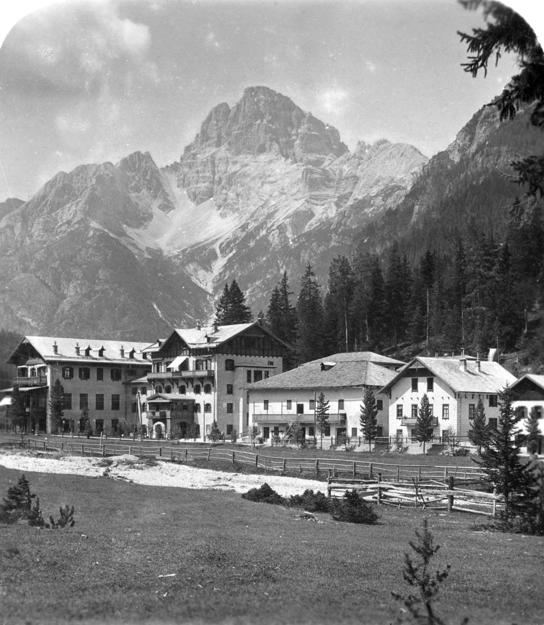 Schluderbach ja Croda Pass Croda Rosa, Tiroli, Itävalta, 1900-luku. tekijältä Wurthle and Sons
