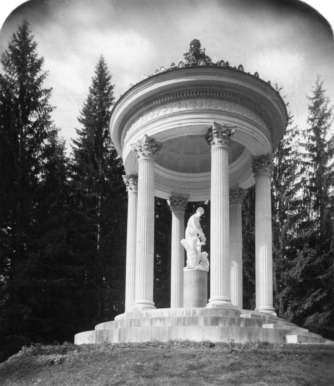 Venuksen temppeli, Linderhofin palatsi, Baijeri, Saksa, n. 1900. tekijältä Wurthle and Sons