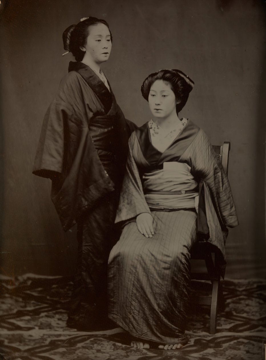 [Geisha avustajan kanssa], 1860-luku. tekijältä Yokoyama Matsusaburo