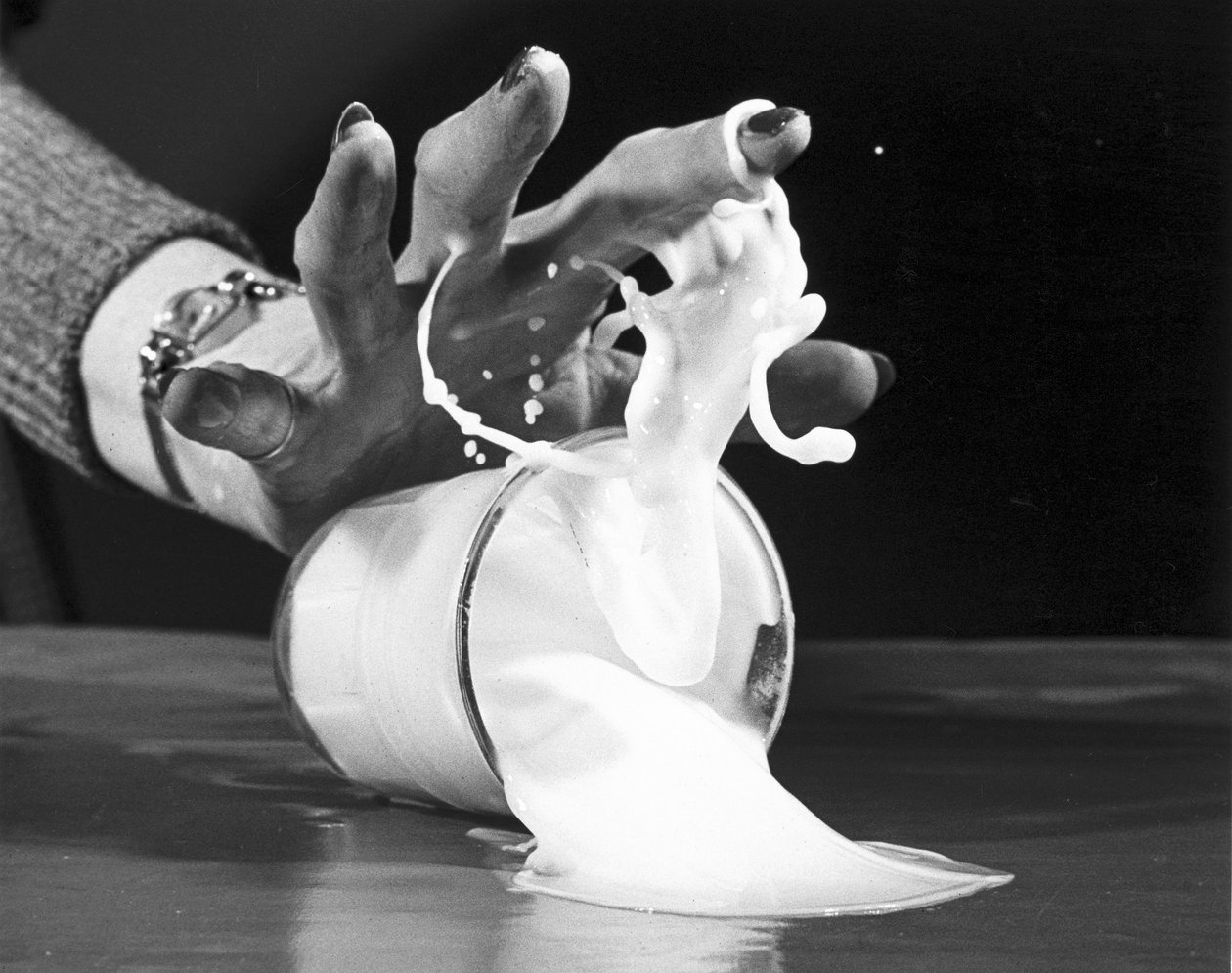 Spilt Milk", 23. helmikuuta 1950 tekijältä Zoltan Glass