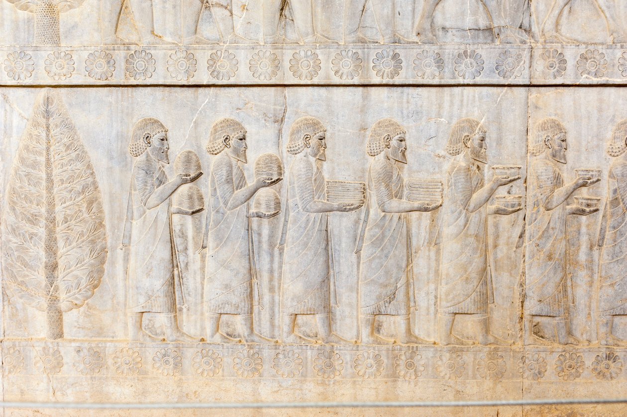 Achaemenidien muinainen reliefi; Joonialaisten valtuuskunta; Apadanan palatsi; arkeologinen kohde; muinainen persialainen kaupunki Persepolis; Unescon maailmanperintökohde; Farsin maakunta; Iran; Aasia tekijältä Frederick (attr. to) Barnard