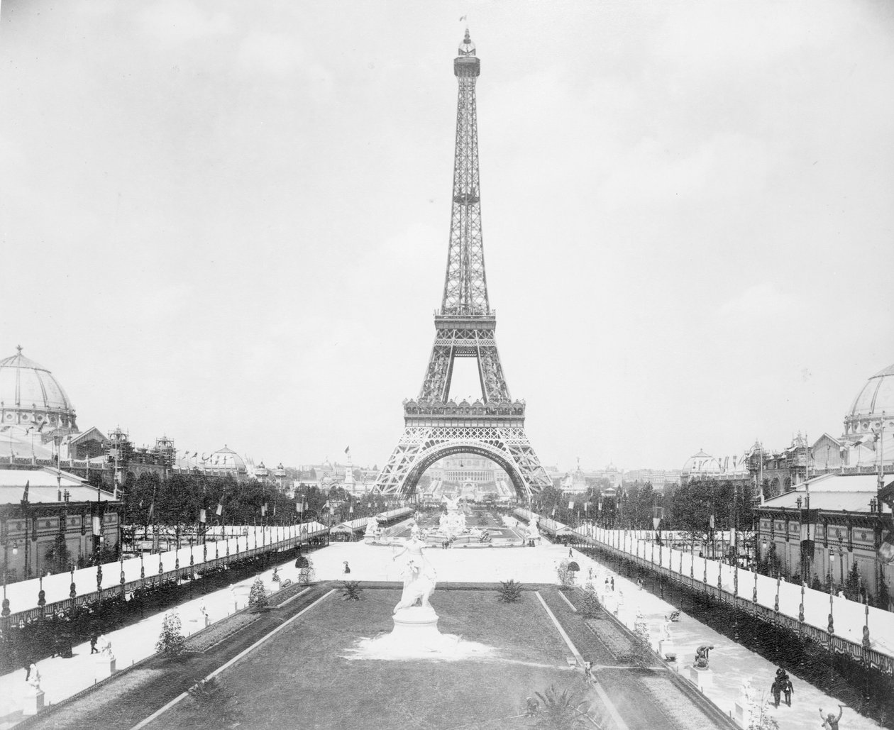 Eiffel-torni, Pariisin näyttely tekijältä . .