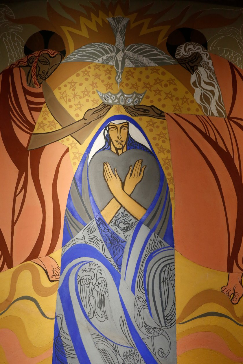 Fresko Saint Jamesin kirkossa, Montrouge, Ranska. Neitsyt Marian kruunajaiset tekijältä . .