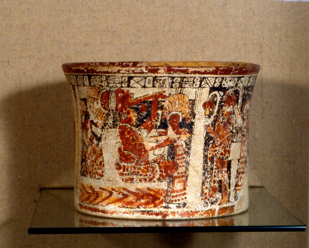 Hautausastia Calakmulista, myöhäisklassinen aika (600-900 jKr) (keraaminen) tekijältä Hippolyte Lalaise Devéria