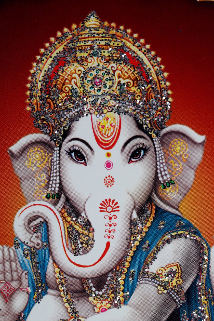 Ganesha tai Ganapati: elefanttipäinen hindujumala. tekijältä . .