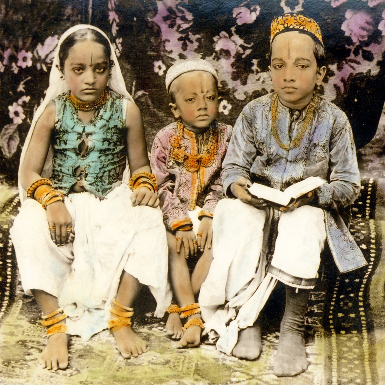 Korkean kastin hindulapset, Bombay, Intia 1922 (kuva) tekijältä Frederick (attr. to) Barnard