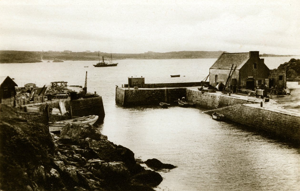 Isle of Ouessant: Lampaulin satama nousuveden aikaan, noin 1900-1920 (valokuva) tekijältä . .
