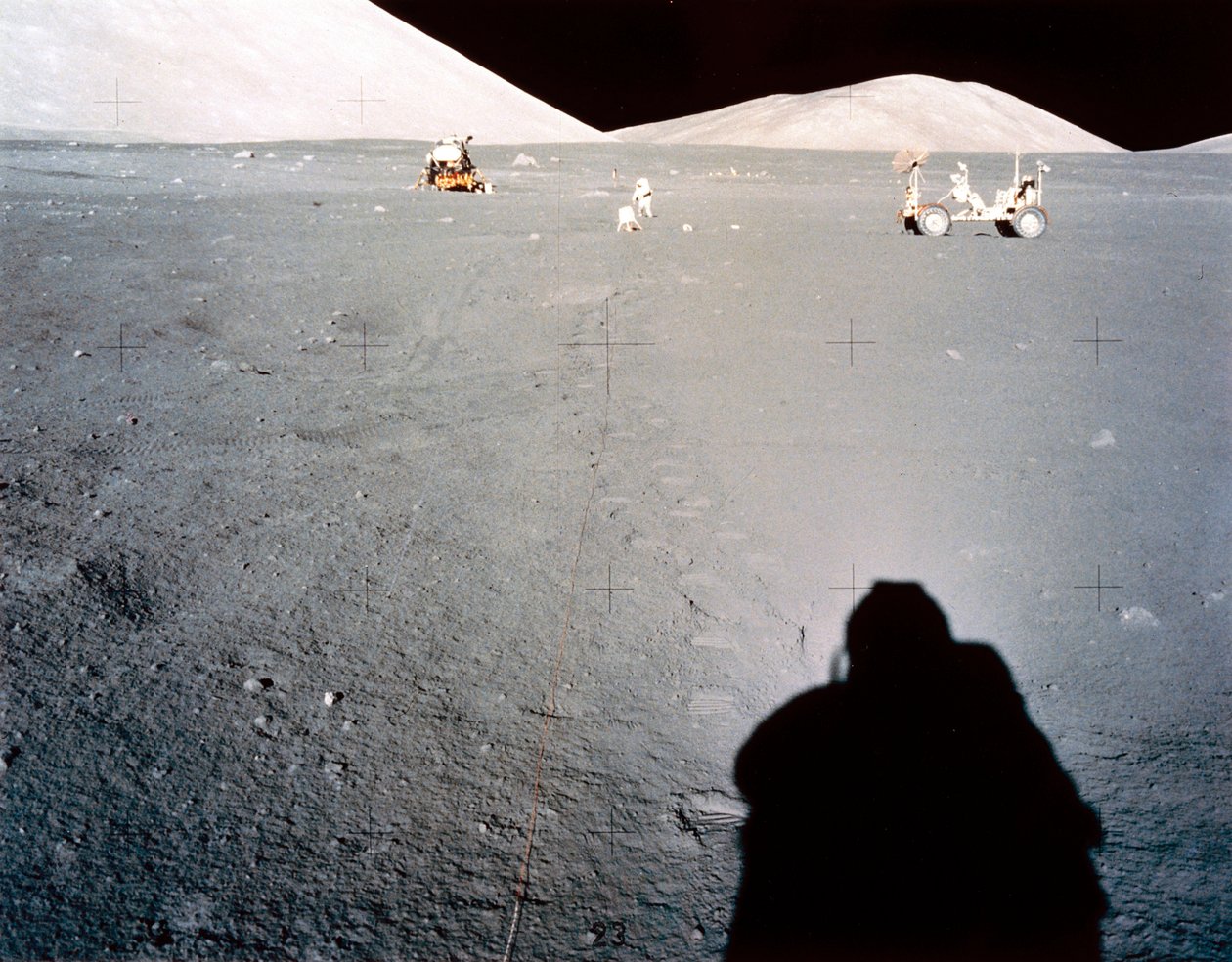 Miehitetty avaruuslento, USA, Apollo 17 Apollo 17 kuun tukikohta Taurus Littrow