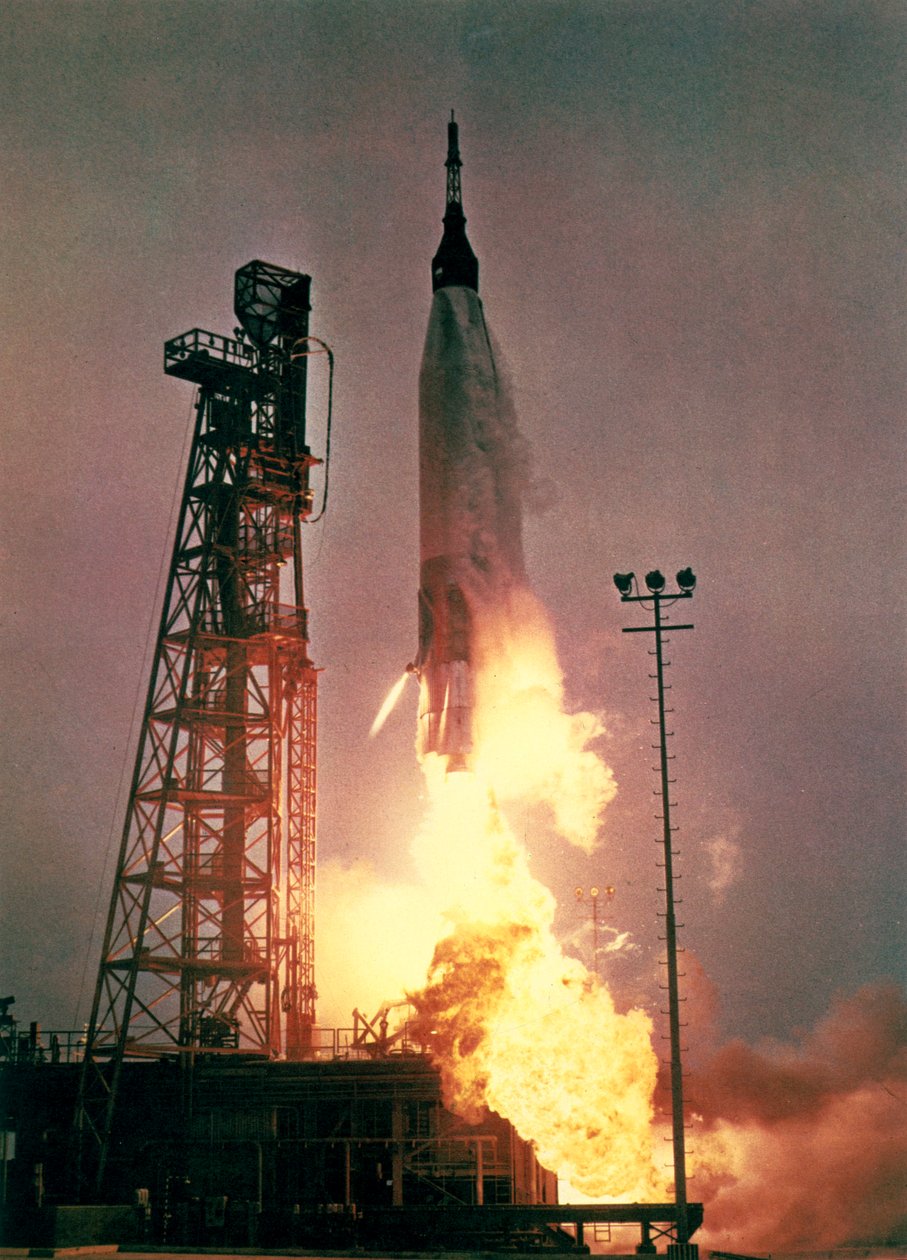 Miehitetty avaruuslento, USA, Mercury/Gemini Atlas-raketin laukaisu, joka kantoi astronautti John Glennin kiertoradalle tekijältä Frederick (attr. to) Barnard