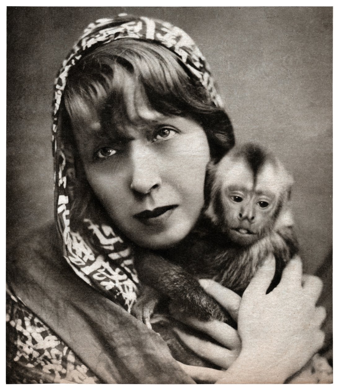Mistinguett amb una mica de monkeyfinnish tekijältä . .
