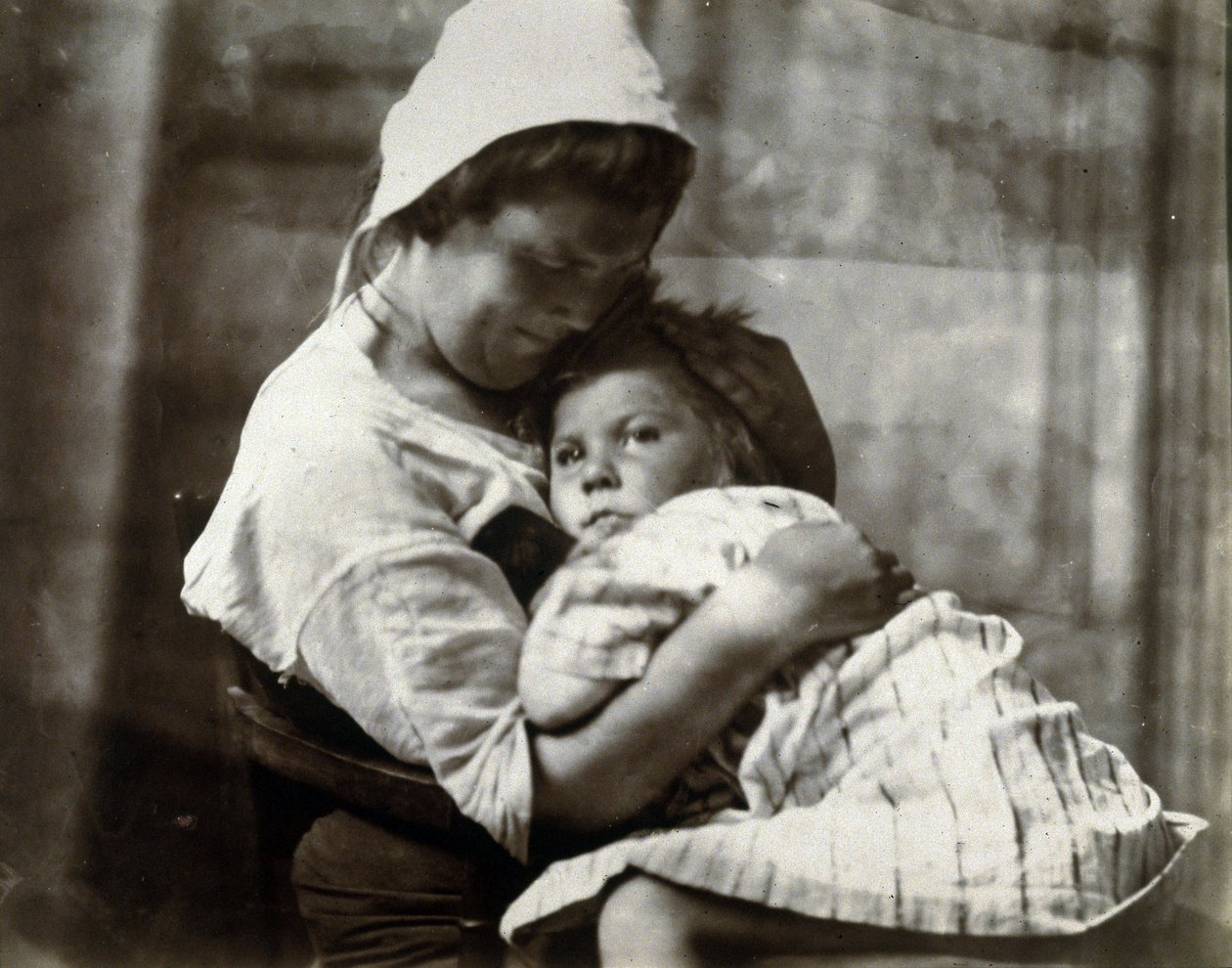 Muotokuva äidistä ja tämän tyttärestä, noin 1900-1905 tekijältä Frederick (attr. to) Barnard