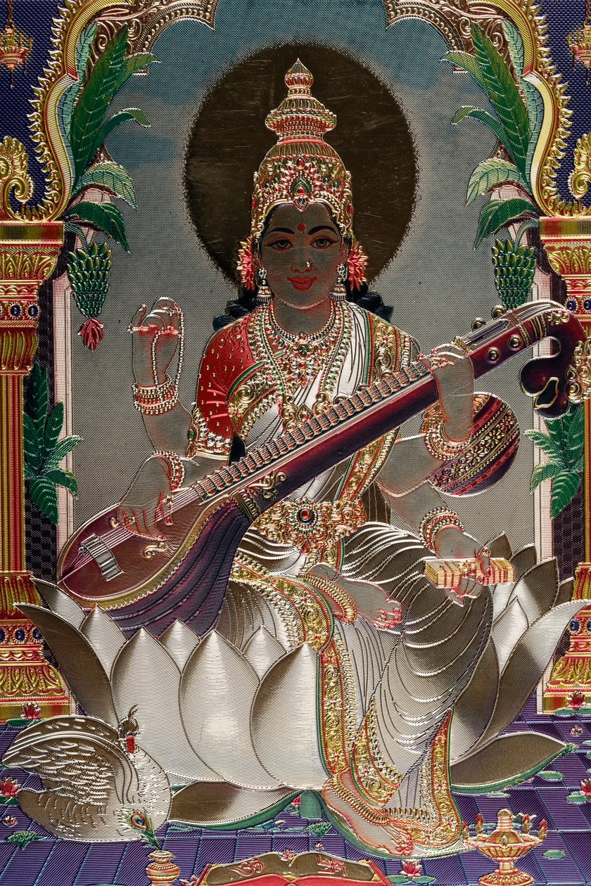 Saraswati: hindulainen tiedon, musiikin, taiteen, puheen, viisauden ja oppimisen jumalatar. tekijältä . .