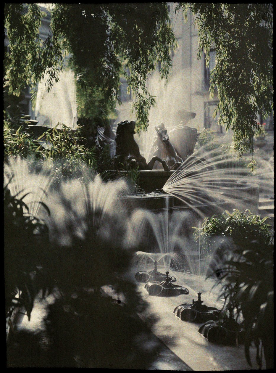 Neptunuksen suihkulähde, Cheltenham, n. 1910 tekijältä Frederick (attr. to) Barnard