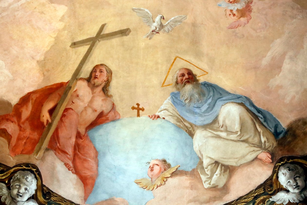 Udinen katedraali. Pyhä kolminaisuus. Isä, Jeesus ja Pyhä Henki. Maalaus. Italia. tekijältä . .