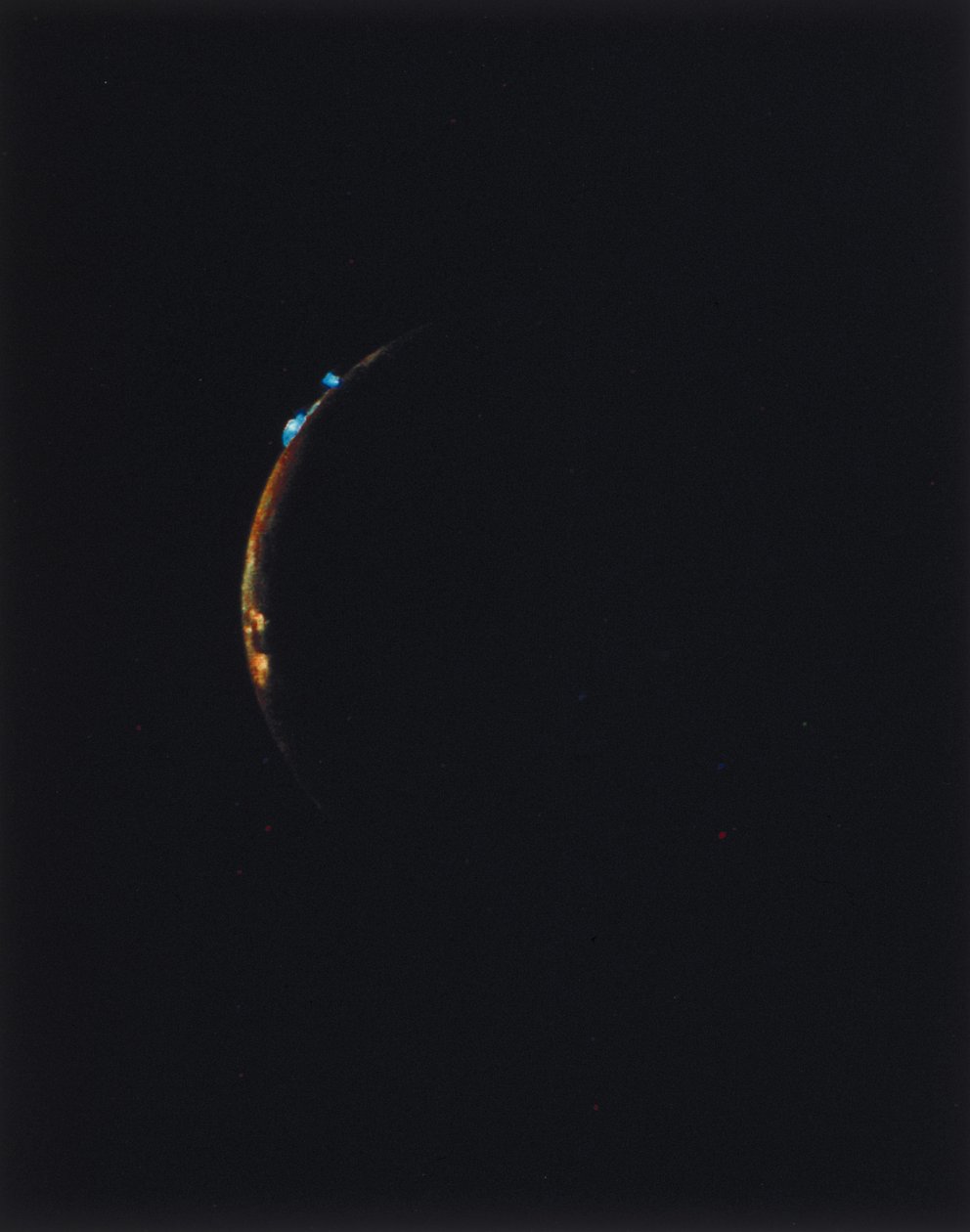 Tulivuoria Ion, yhden Jupiterin kuista, reunalla tekijältä Ferdinand Georg Waldmuller