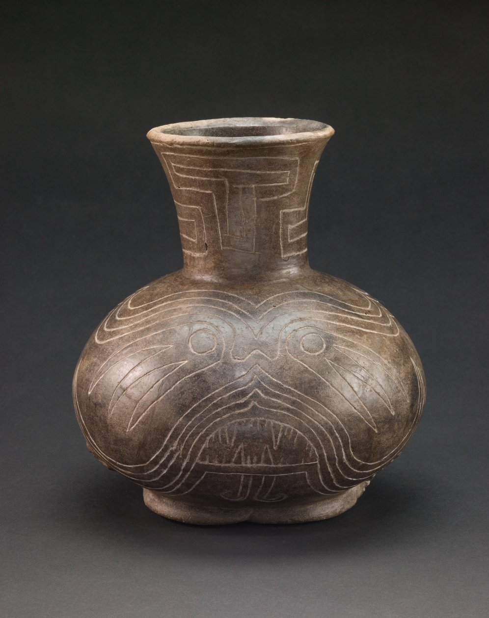 Astia, jossa on kaiverrettuja kuvioita, 1400-1600 (keramiikka). tekijältä culture Mississippian