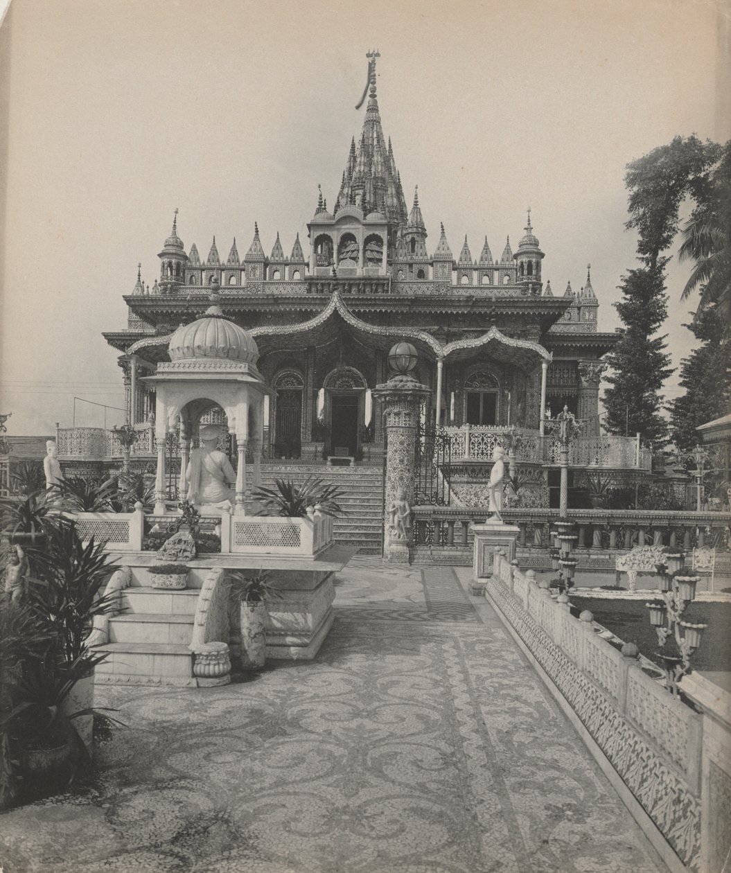 Pareshnath, Jainin temppeli, Kalkutta tekijältä studio of A. W. A. Plâté Studio (Ceylonese)