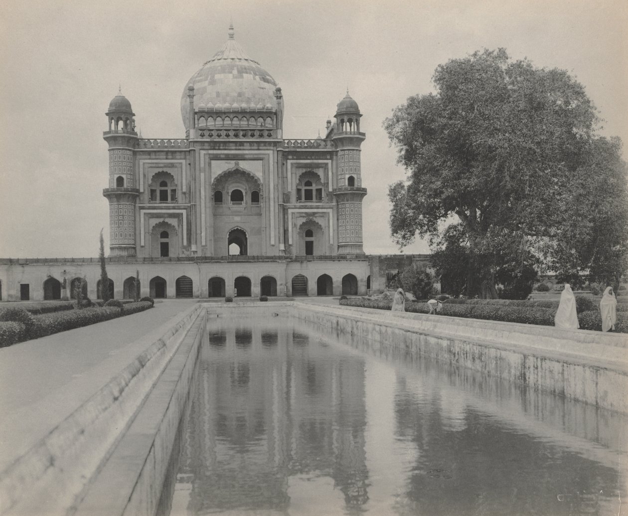 Safdarjungin hauta, Delhi tekijältä studio of A. W. A. Plâté Studio (Ceylonese)