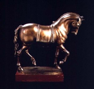 Hevonen (pronssi) tekijältä Giambologna