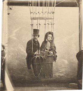 Omakuva vaimonsa Ernestinen kanssa ilmapallogondolassa, n. 1865, painettu n. 1890 (valokuva).