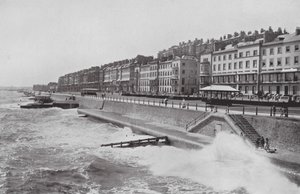 St Leonards-on-Sea (s/w-kuva) tekijältä (after) English photographer