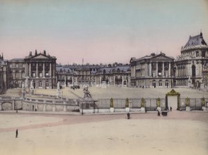 Facade du Chateau, Linnan edessä (värillinen kuva) tekijältä (after) French Photographer