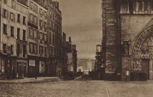 Rue du Cloitre-Notre-Dame, nähtynä Parvisista noin 1865 (m/w kuva) tekijältä (after) French Photographer