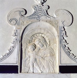 Bareljeefi madonnasta ja lapsesta (marmori) tekijältä (attr. to) Donatello