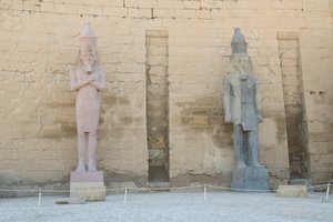 Luxorin temppeli, muinaisen Egyptin arkkitehtuuria Luxorissa