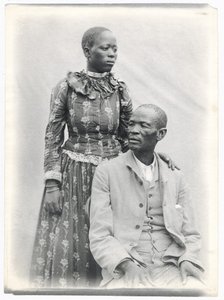 Khama ja hänen vaimonsa, n. 1910 (platinaprintti) tekijältä A. E. Hargreave