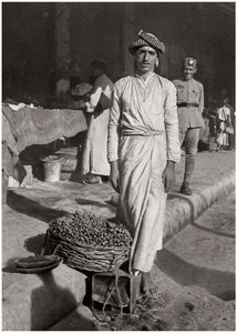 Pieni kauppa, joka tuo vain vähän voittoa, Irak, 1925. tekijältä A. Kerim