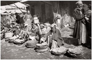 Suq El Khubur, kotimainen leipätori, Bagdad, Irak, 1925.