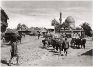 Näkymä kadulle North Gatesta, Bagdad, Irak, 1925. tekijältä A. Kerim