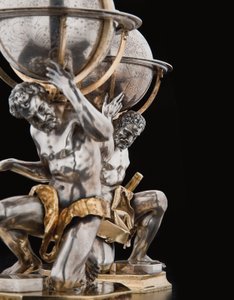 Kaksi poikkeuksellista maapalloa ja taivaallista maapalloa, joita tukevat Hercules ja Atlas, Augsburg