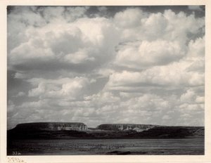 Zunin ympärillä, Pueblo "99":n koillispuolelta. tekijältä Adam Clark Vroman