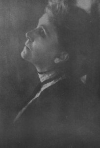 Rouva Eleonora Duse (valkoinen kuva)