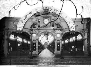 Kellopaviljongin portico yleisnäyttelyssä Pariisissa, 1889 tekijältä Adolphe Giraudon