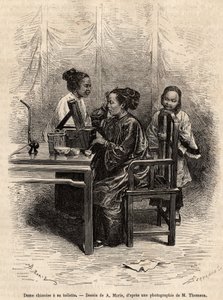 Kiinalaisella naisella on wc. Kaiverrus A.Marien piirustuksen jälkeen havainnollistamaan matkaa Pekiniin ja Pohjois-Kiinaan, T.Choutze, vuonna 1873, julkaistu "" Le tour du monde""" 1876, toimittanut Edouard Charton, painos Hachette, Paris. Selva Collectio tekijältä Adrien Emmanuel Marie