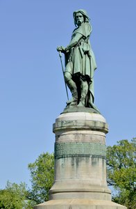 Vercingetorixin (72-46 eKr.), gallialaisen johtajan kolossaalinen patsas - veistos Millet Aimesta (1819-1891) 6,60 m korkea erige vuonna 1865 Mont Auxois
