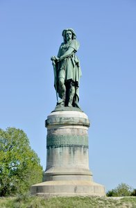 Vercingetorixin (72-46 eKr.), gallialaisen johtajan kolossaalinen patsas - veistos Millet Aimesta (1819-1891) 6,60 m korkea erige vuonna 1865 Mont Auxois